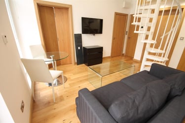 2 bed flat, Murton House, City Centre, Newcastle, NE15JQ - Image 2
